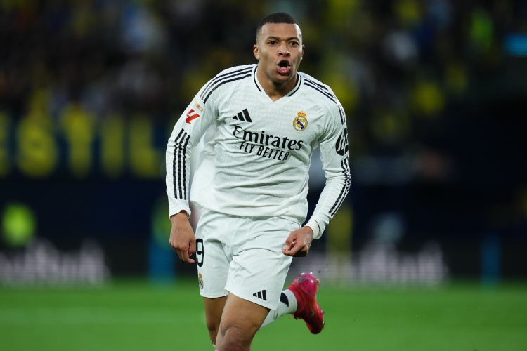 本赛季姆巴佩在西甲第6次梅开二度，与莱万并列最多