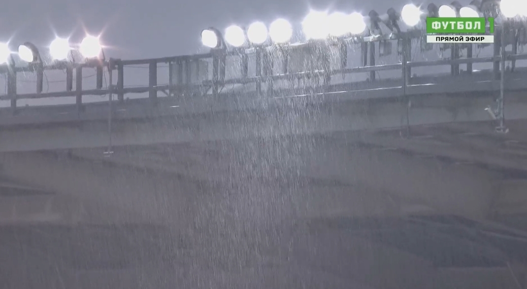 中场休息超20分钟！国米vs都灵雨势太大，球员迟迟未回场内