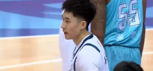 不输外援！四川19岁小将段睿骐半场8中5拿下12分4板4助1断